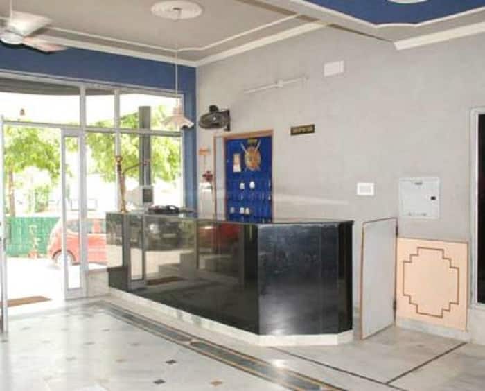 Amrapali Hotel & Resort